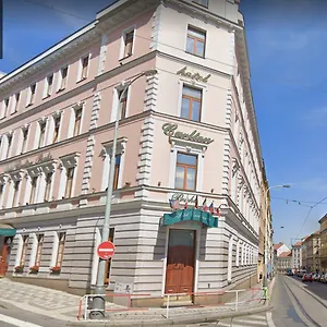 Hotel Carlton, Praag